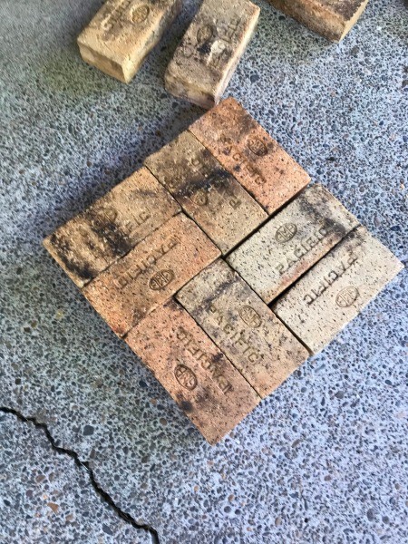 A set of 8 bricks in a square.