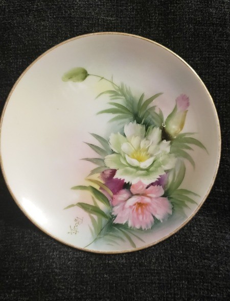 Value of Noritake Dinner Plates - white plate with gold trim and floral and leaf spray with arching bud
