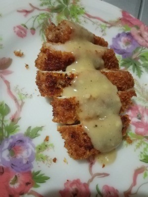 Creamy Pepper Gravy over Pork Tonkatsu