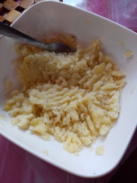 mashed potatoes in bowl