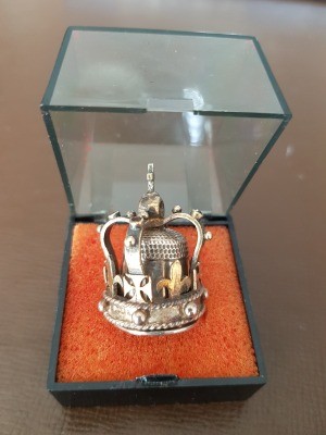 Value of a Silver Thimble with Jeweled Crown - thimble with cover in plastic case