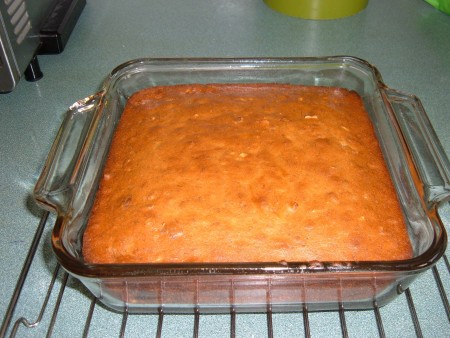 A pan of baked gluten free banana bread.