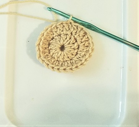 Crocheted Americana Roses - round two with double crochet