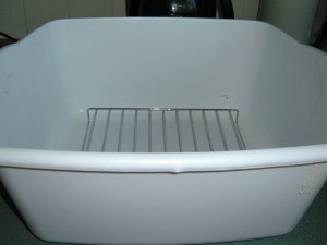 Extra Dish Drainer - white dishpan with a wire rack inside