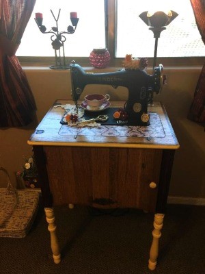 Sew Pretty Sewing Machine Restoration - finished project