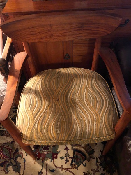 Determining the Value of a Dining Set?