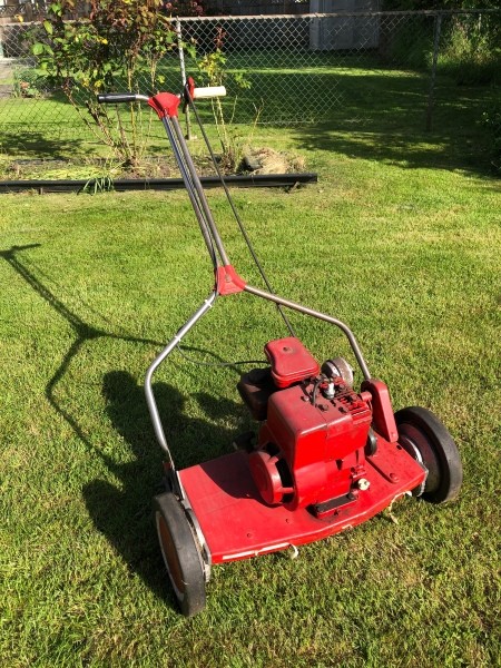 Value of Four Vintage Mowers? | ThriftyFun