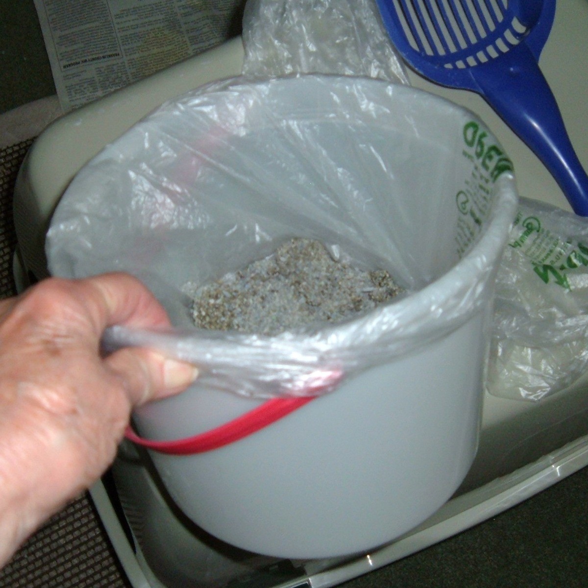 Use Produce Bags for Soiled Cat Litter ThriftyFun