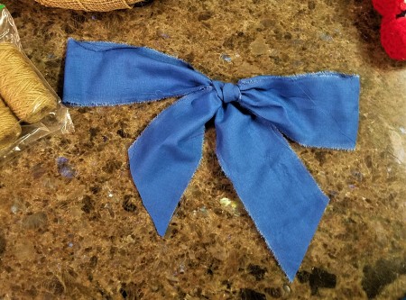 Simple and Fun Burlap Wrapped Country Wreath - ripped blue fabric bow