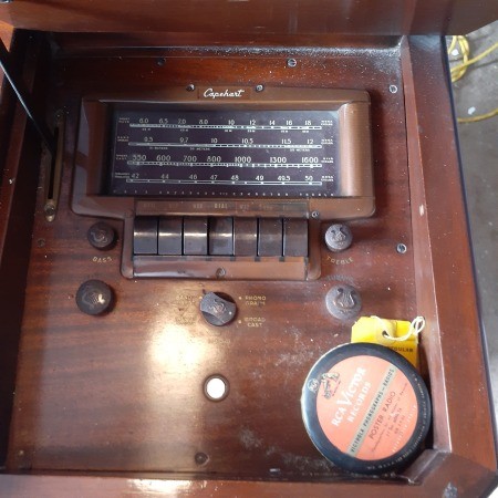 Capehart Console Phonograph and Radio - close up of radio