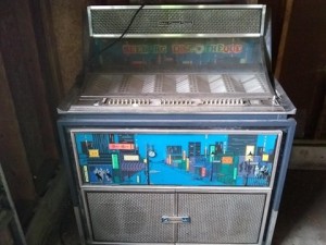 Value of a Seeburg Jukebox? - gray and chrome cabinet jukebox