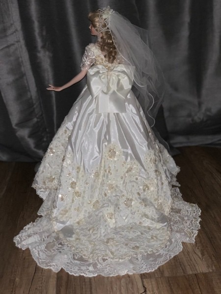 Identity and Value of a Porcelain Doll?