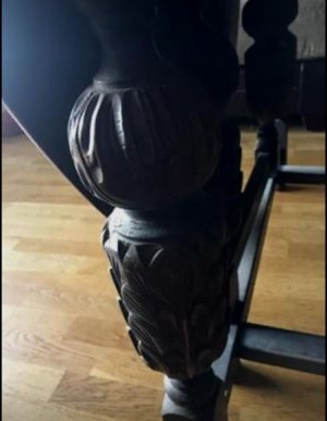 Identifying an Antique Drop Leaf Table? - carved leg detail