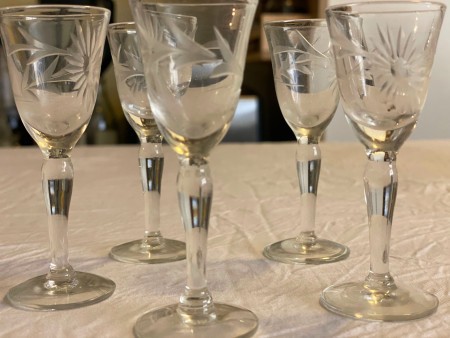 Identifying Vintage Glassware?