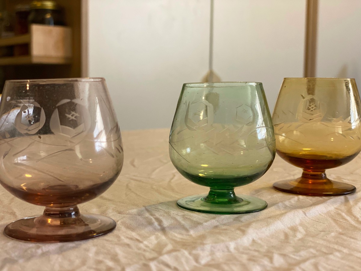 Identifying Vintage Glassware? | ThriftyFun