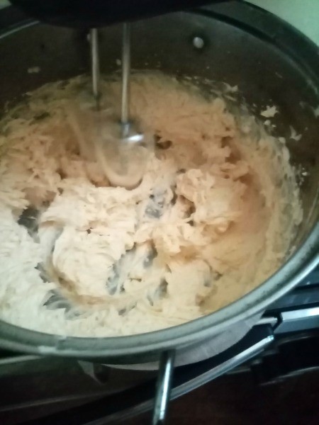 Number Cake Craft - mixing buttercream frosting