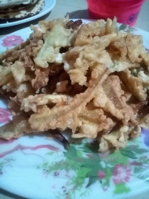 A plate of chayote fries.