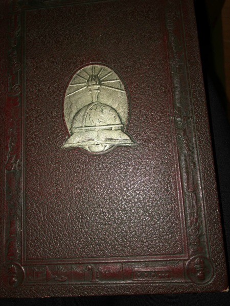 The cover of a 1929 New Standard Encyclopedia.