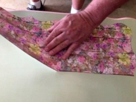 Upcycled Wooden Table - applying the vinyl