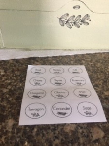 Recipe Box Makeover - adding decals