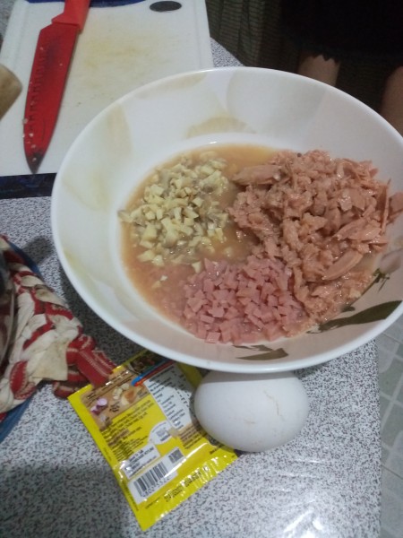 Ingredients for tuna and ham mushroom pepper steak.