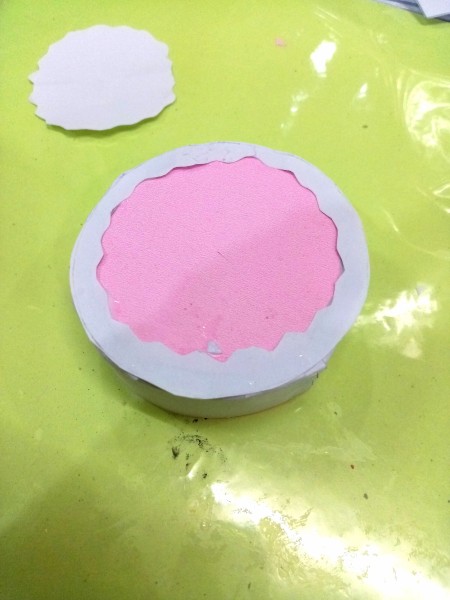 Birthday Cake Gift Box - pink circle with white circle cut in step 4