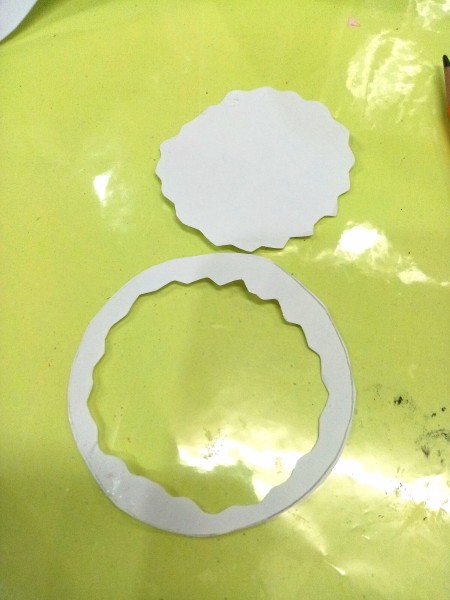 Birthday Cake Gift Box - cut white circle as shown