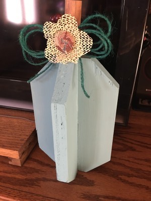 Wooden Fall Pumpkins - finished pumpkin with twine bow and flowers