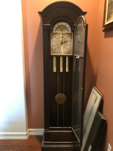 Determining the Value of a Grandfather Clock? | ThriftyFun