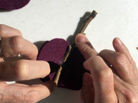Five Minute Felt Pumpkin - working around the twig