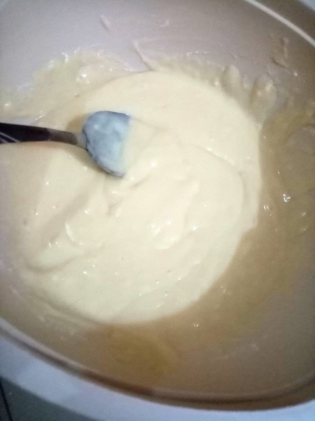 A bowl of pancake batter.