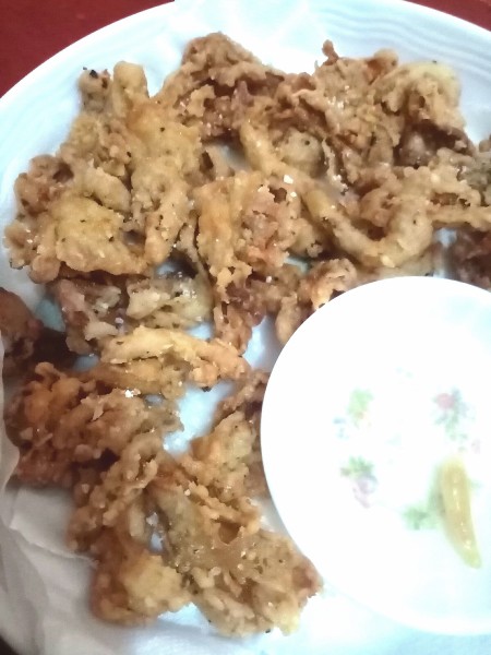 A plate of fried mushroom chicharon.