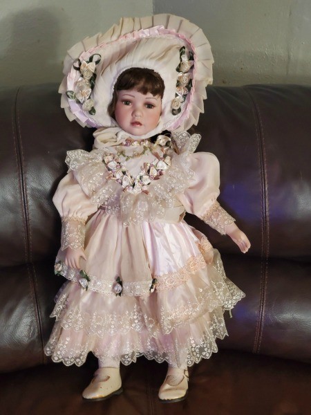 Identifying a Porcelain Doll | ThriftyFun