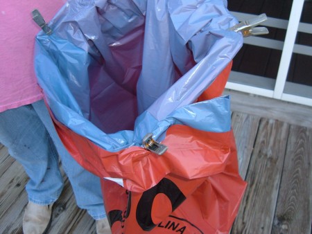 Bag Holder for Picking Up Litter - with clamped tuck
