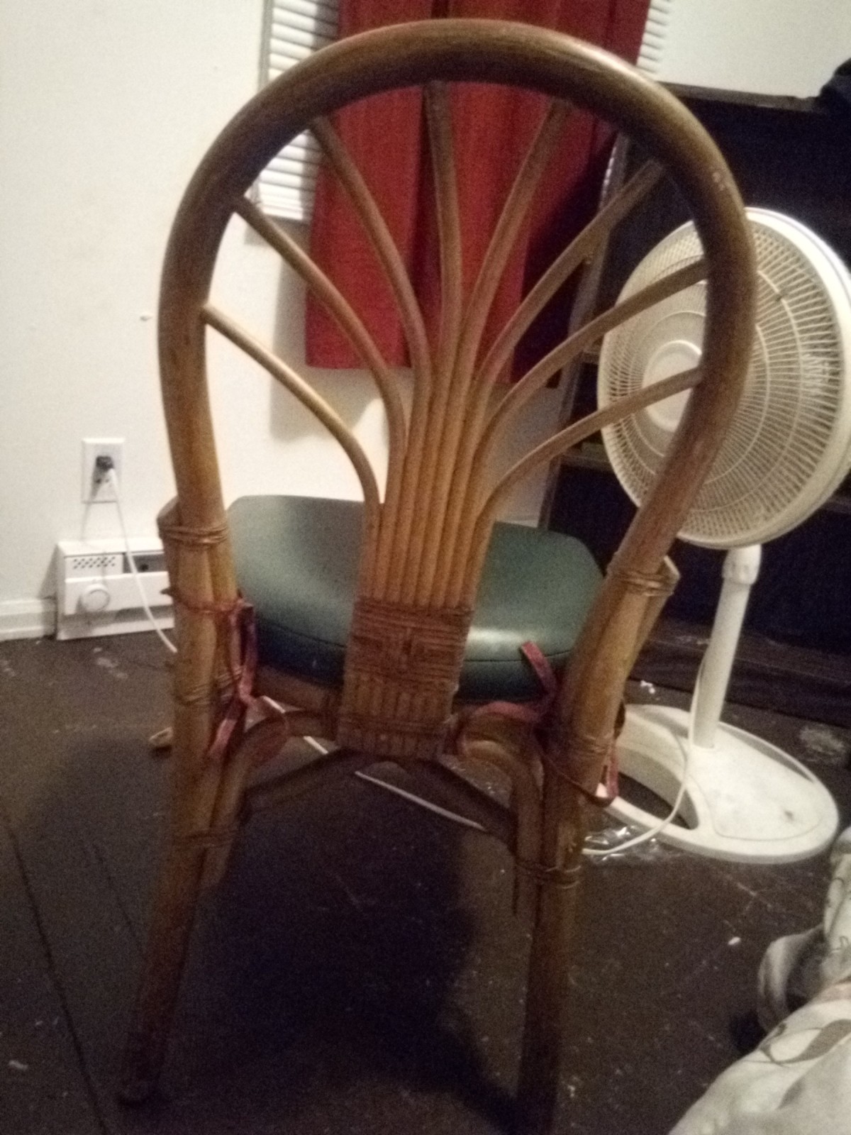 Value of a Vintage Wicker Chair? ThriftyFun