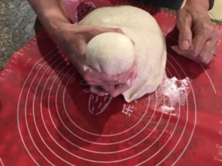 Making small balls of dough