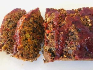 Slices of vegan lentil meatloaf.