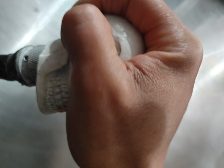 A stick shift knob that resembles a skull.