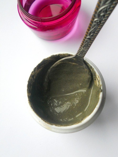 Making Shank Buttons the Cheap Way Using Concrete - add water to get correct consistency