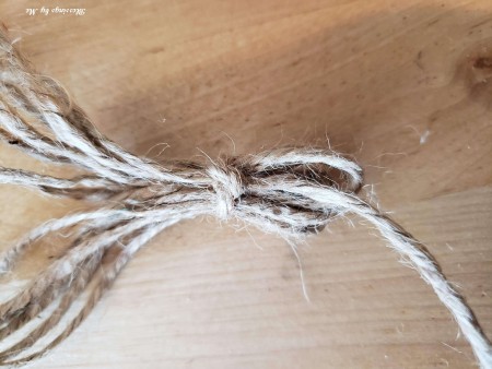 A bunch of twine tied together.