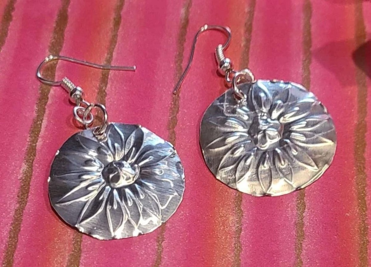 Easy Recycled Aluminum Earrings ThriftyFun