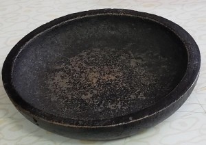 Identifying a Shallow Cast Iron Dish? - inside