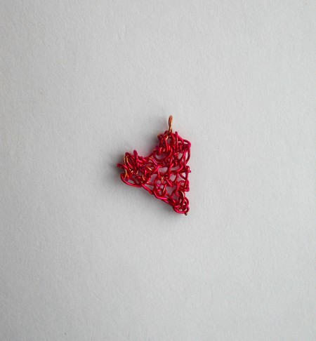 The completed wire pendant.