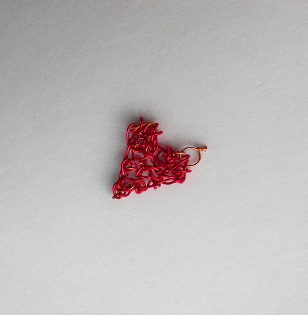 The completed wire pendant.