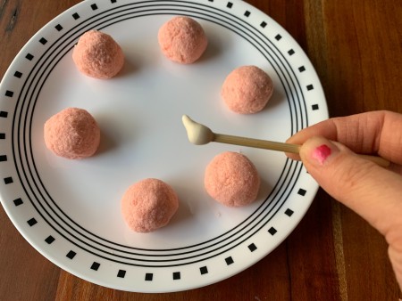 Make Cake Pops From Leftover Cake