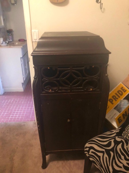 An old Carsonola crank phonograph.