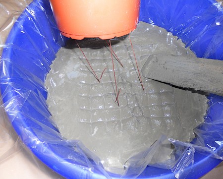 Flower Pot from Cement and Old Jeans