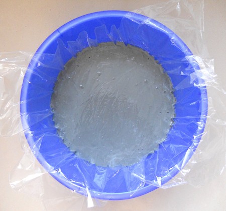 Flower Pot from Cement and Old Jeans