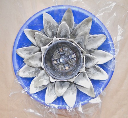 Flower Pot from Cement and Old Jeans