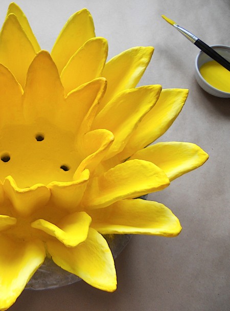 Flower Pot from Cement and Old Jeans